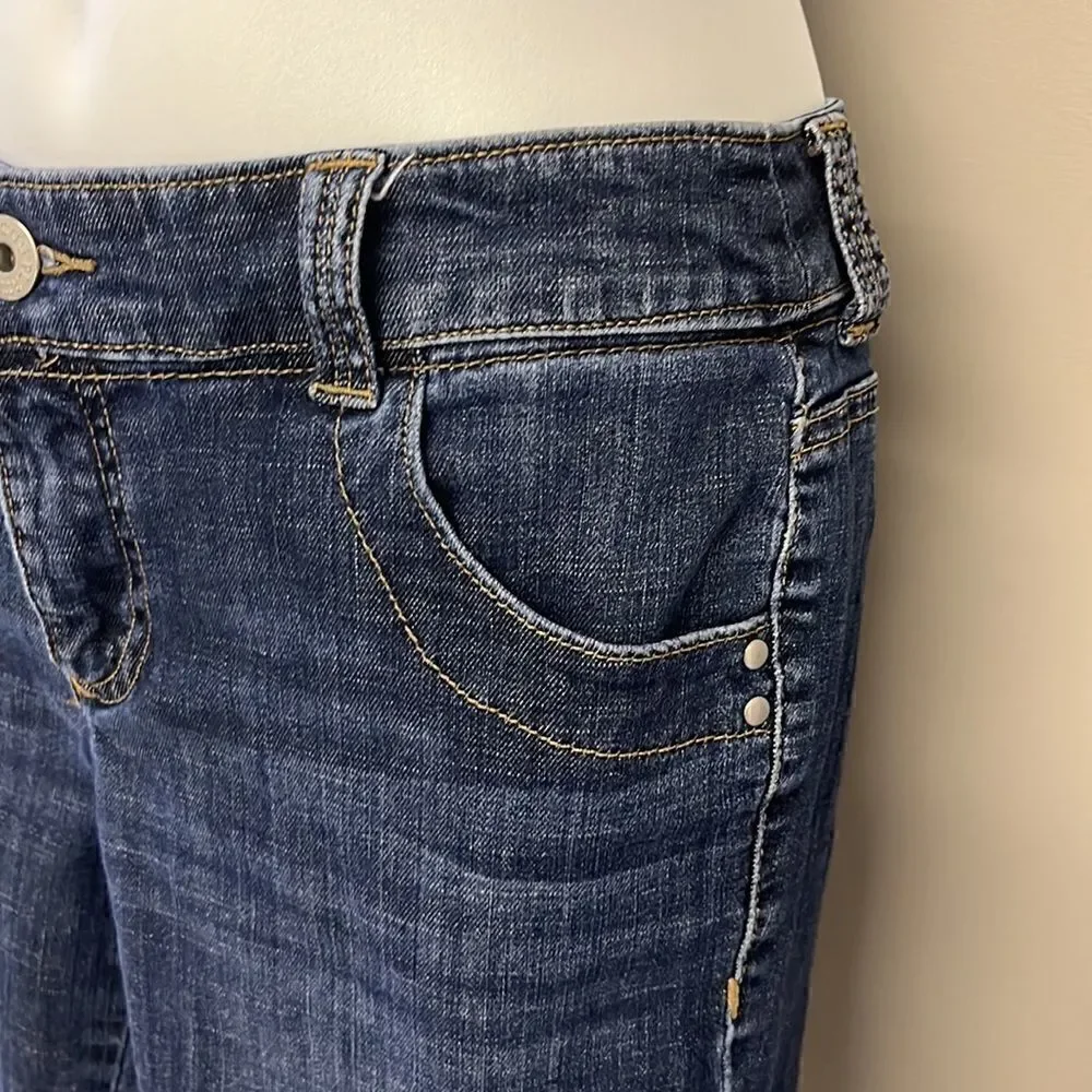 Chico’s Dark Wash Boyfriend Peddle Pushers with Vertical Back Leg Hem- Size 0